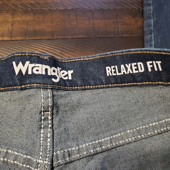 Wrangler Relaxed Straight Fit Flex Jean 32" inseam - Picture 9 of 11